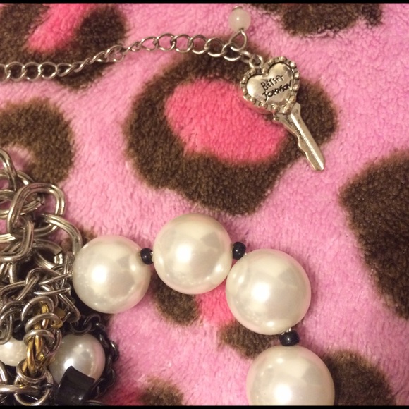 Necklace - Picture 4 of 4
