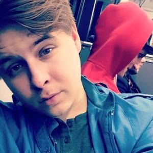 Meet your Posher, Corey