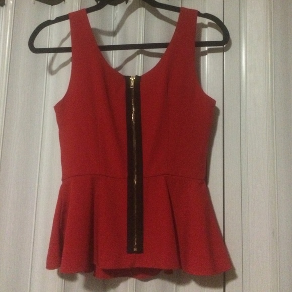 Dressy red too - Picture 2 of 3