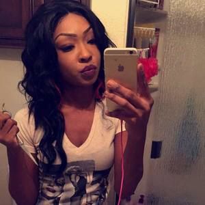 Meet your Posher, Kendra