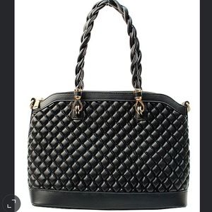 Classic Quilted black handbag w/ twisted handles