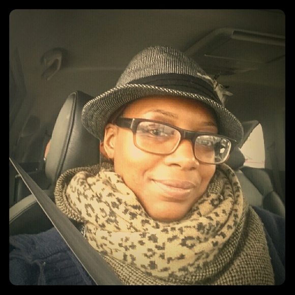 Meet your Posher, Yvette