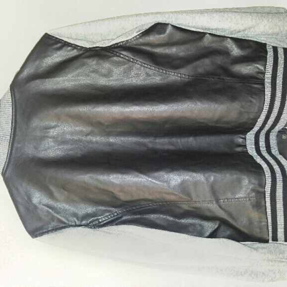 Black jacket - Picture 3 of 4