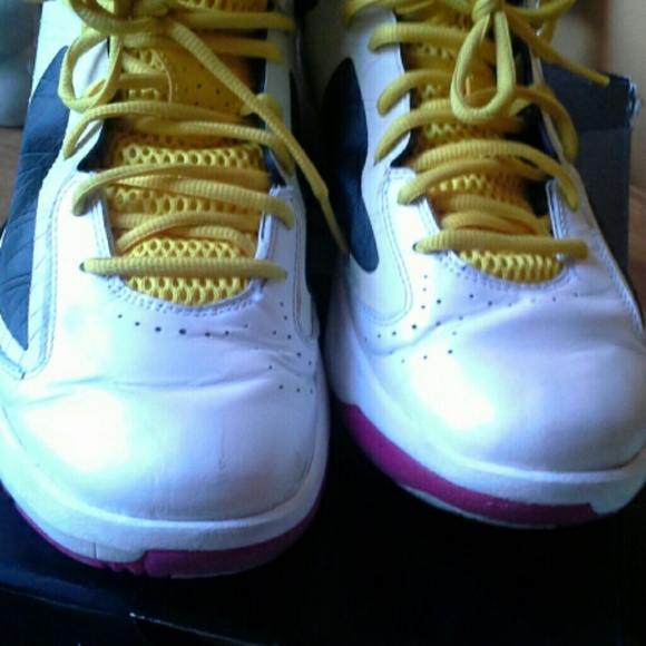 Real Authentic Womens Jordan Areo Flights - Picture 2 of 4