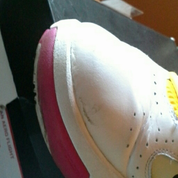 Real Authentic Womens Jordan Areo Flights - Picture 4 of 4