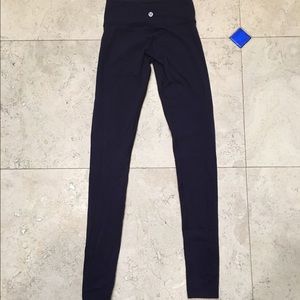 Reversible lulu wunder under pants- size 2