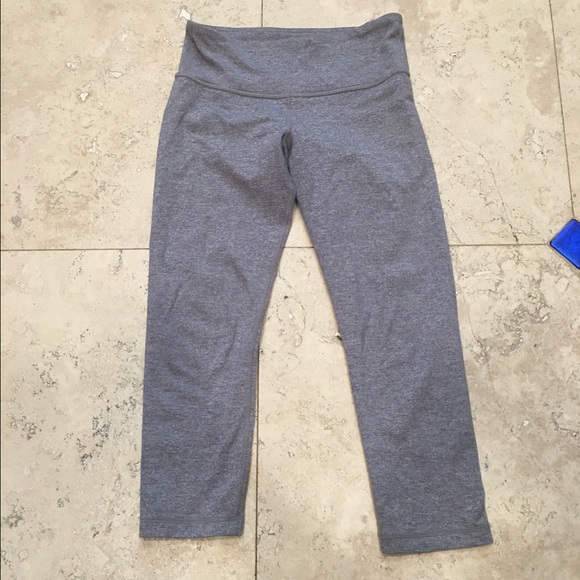 Lululemon heathered crops size 4