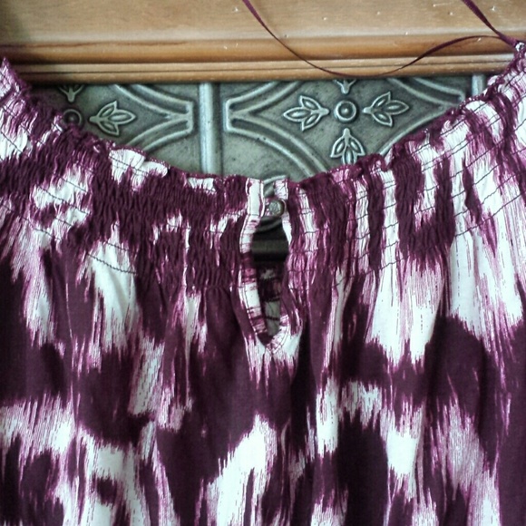 Tops - Picture 3 of 4