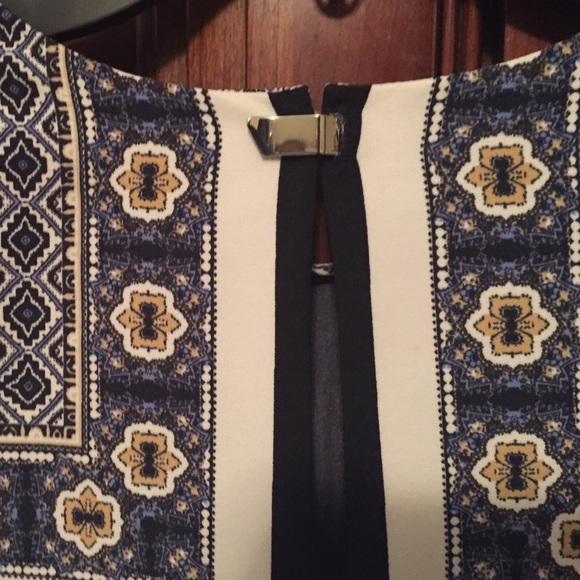 Ming Patterned Dress - Picture 2 of 3