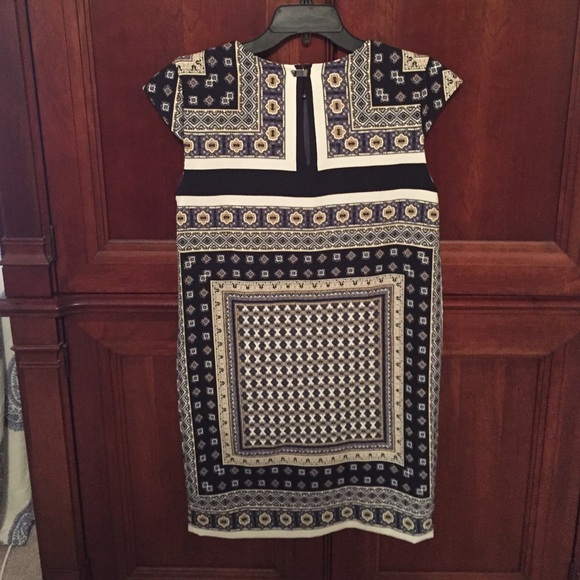 Ming Patterned Dress - Picture 3 of 3