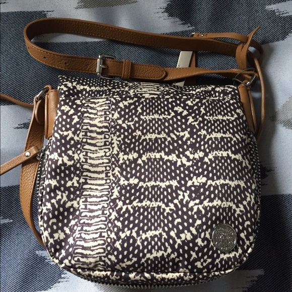 VINCE CAMUTO BAILY NYLON CROSSBODY - Picture 6 of 6