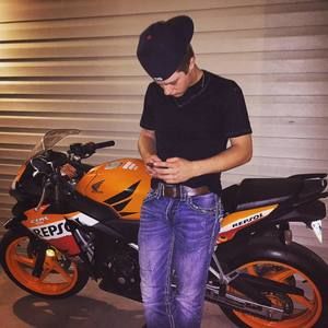 Meet your Posher, Aaron