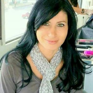 Meet your Posher, Crystal