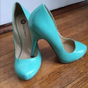 Worn once... Turquoise pumps