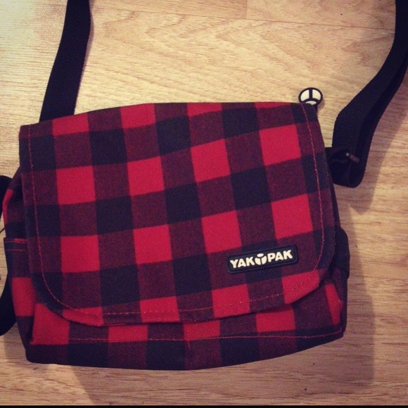 Hot Topic Yak Pak Crossbody Purse