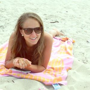 Meet your Posher, Caroline