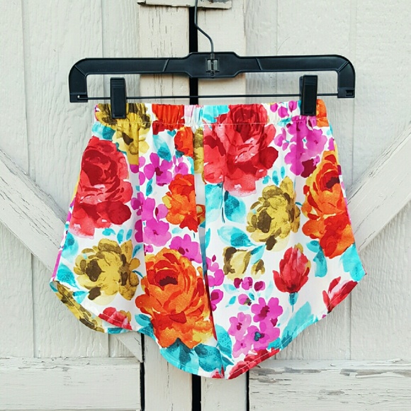 tropical | pretty floral shorts - Picture 2 of 3