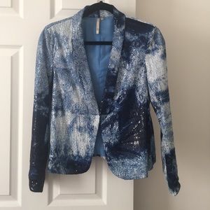 Sequin blazer with shades of blue and white