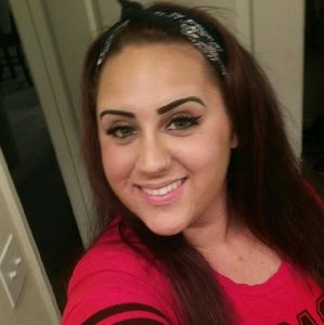 Meet your Posher, Desiree