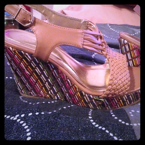 Nude Wedges