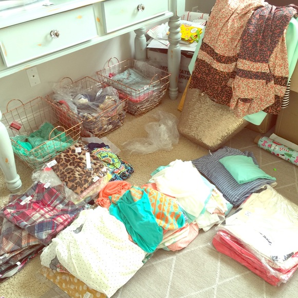 Buy 1 get 2 FREE 3 pc clothing bundle grab bag