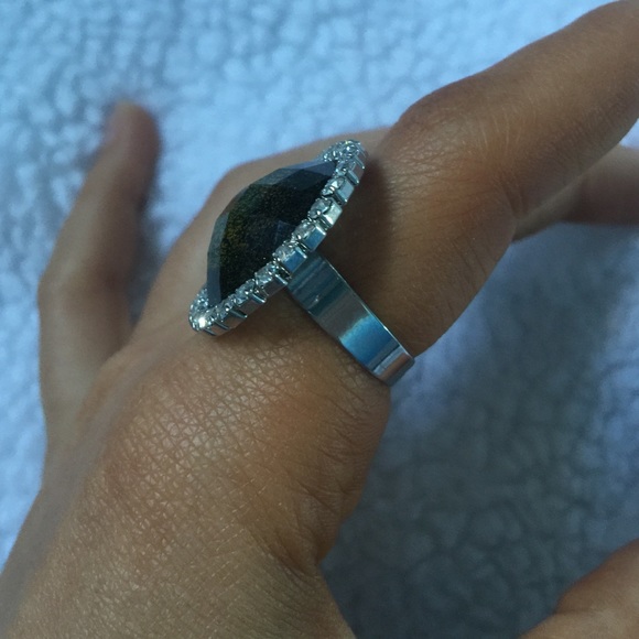 green ring - Picture 2 of 3