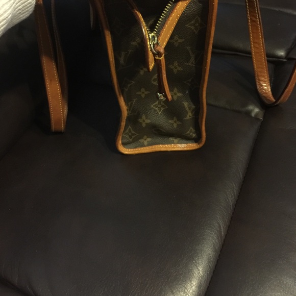Louis Vuitton - Picture 4 of 4
