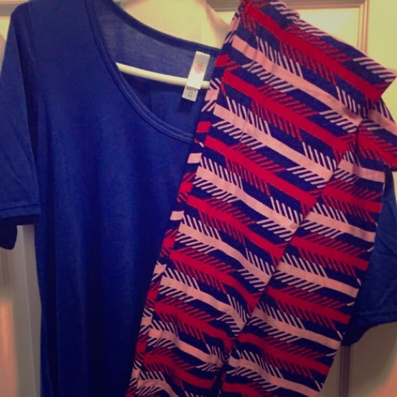 LulaRoe perfect t and tall and curvy leggings.