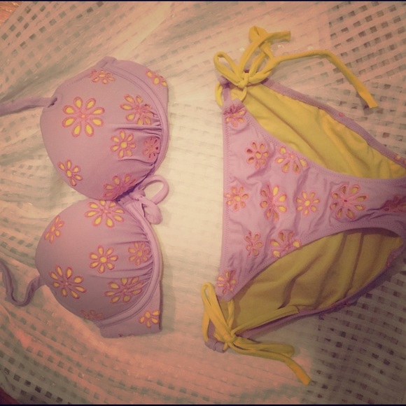 Victoria's Secret swim suit, small, 32B - Picture 1 of 1