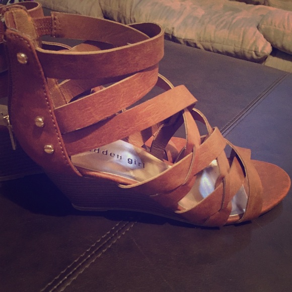 Madden Girl low wedges