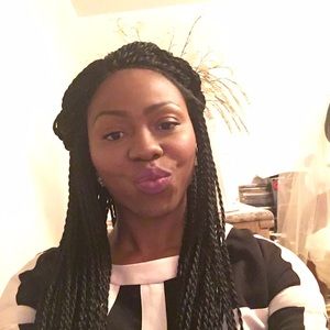 Meet your Posher, Debbie