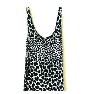 Black and white heart print graphic tank