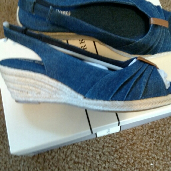 Sandals ππ - Picture 2 of 4