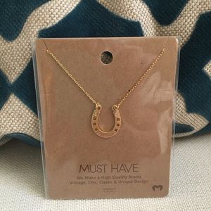 ✨Gold Horseshoe Necklace-NWT