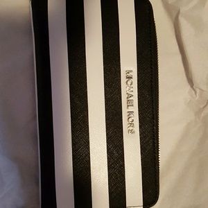 Michael kores wallet