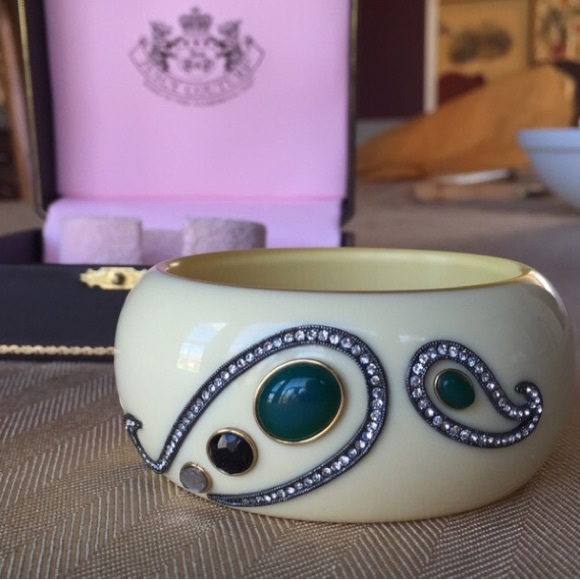 🚫sold🚫Never worn Juicy Couture cuff💋