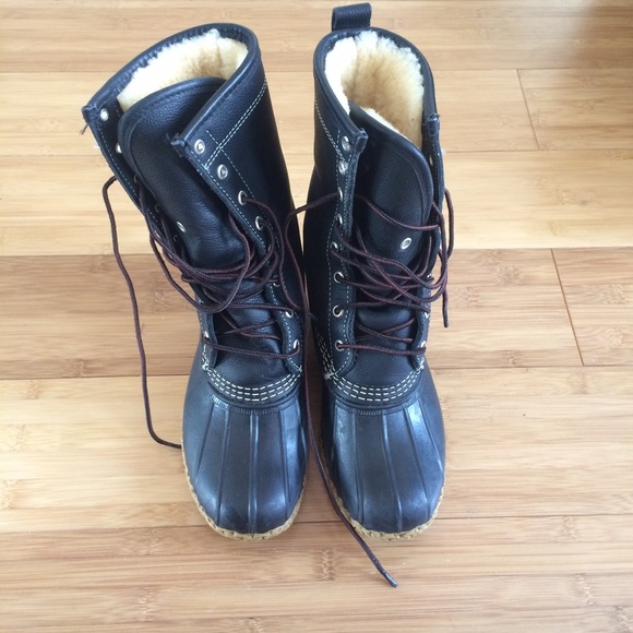 L.L. Bean shearling-lined black boots