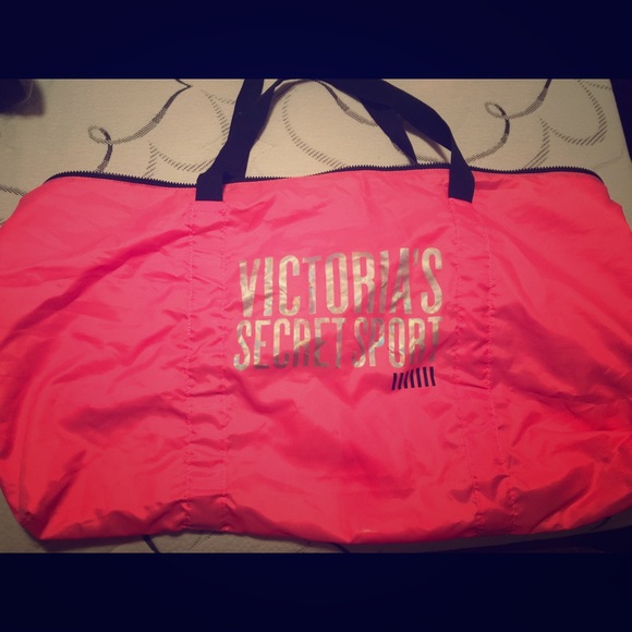 Bag and Nike Dri fit tank bundle! Trade sale!
