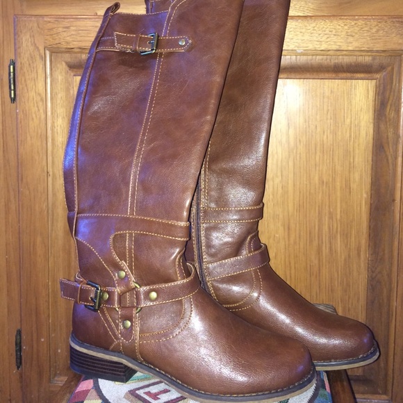 ❌SALE NEED GONE❌ NWOT GUESS boots size 7