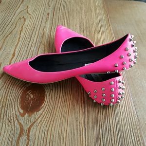 Hot pink Steve Madden spiked flats sz 8