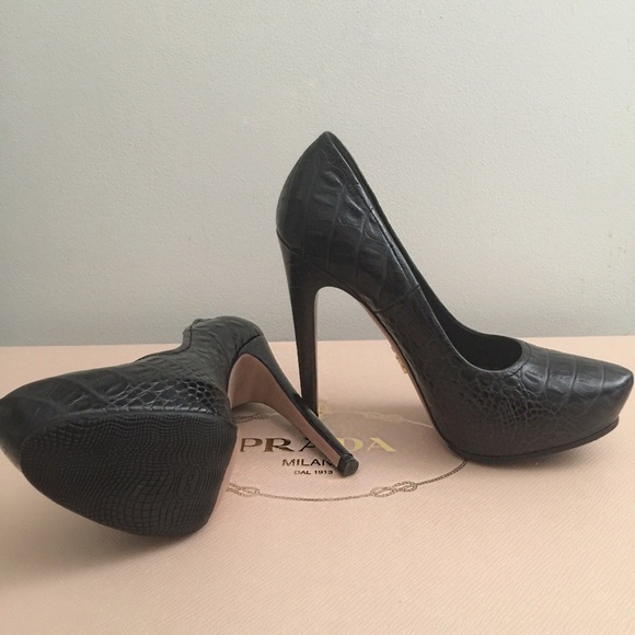 Prada croc embossed platform heels Sz 6 1/2