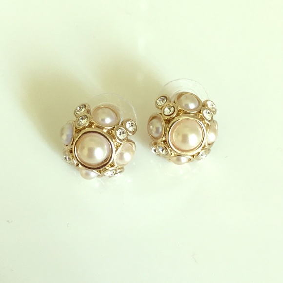 ️SOLD ❤️ Nadri from Nordstrom Faux Pearl Studs