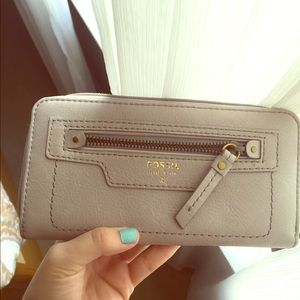 AUTHENTIC Fossil Clutch