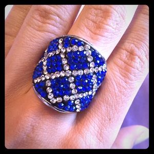 Stunning Sapphire and Silver Criss Cross ring
