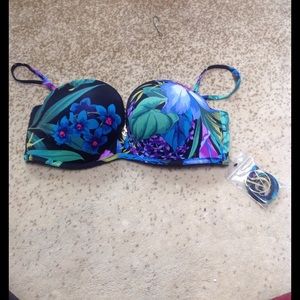 Victoria's Secret bombshell bikini