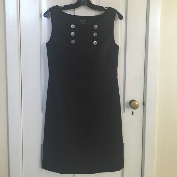 Black sleeveless dress