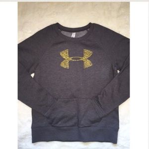 •UNDER ARMOUR Pull-Over•