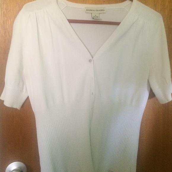 Short sleeve sweater