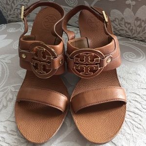 TORY BURCH Tan Leather Wedges Size 9!