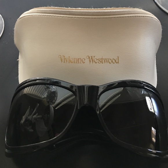 ‼️SALE‼️ VIVIENNE WESTWOOD black sunglasses!!